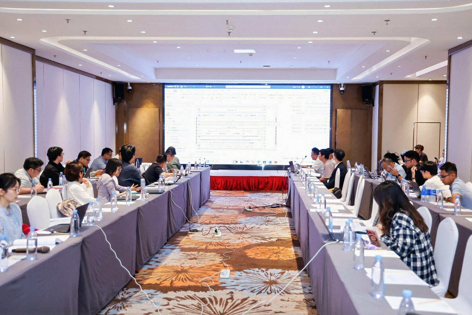 又一国标!灵境智源参编人形机器人操作系统国标,以具身智脑实践助力标准制定